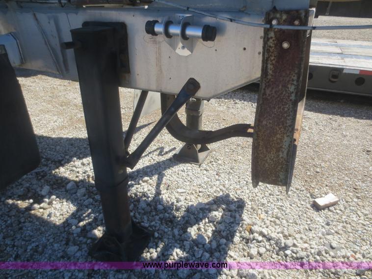 image for item F6824 1979 Polar 5,000 gallon tanker trailer