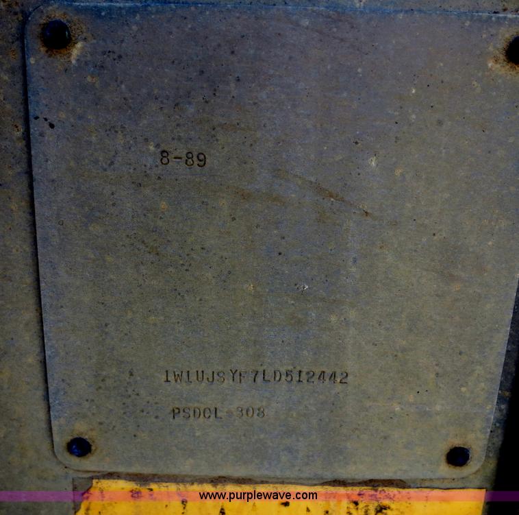 image for item F6834 1990 Wilson PSDCL-308 aluminum cattle pot trailer