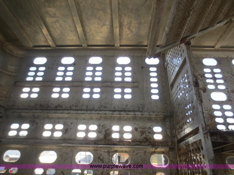 image for item F6834 1990 Wilson PSDCL-308 aluminum cattle pot trailer