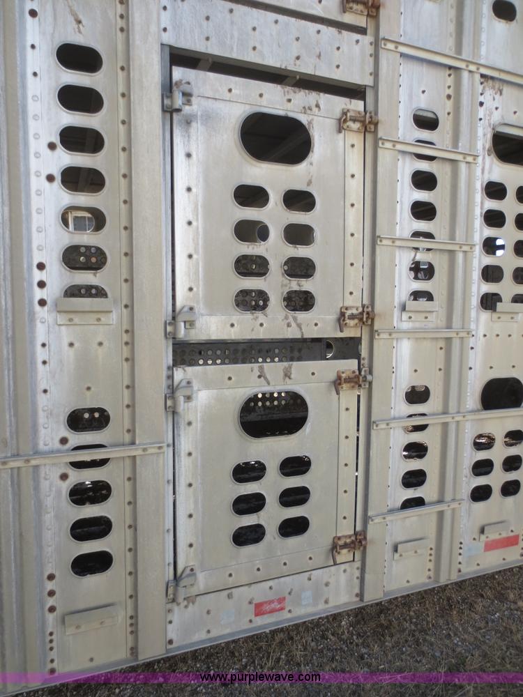 image for item F6834 1990 Wilson PSDCL-308 aluminum cattle pot trailer