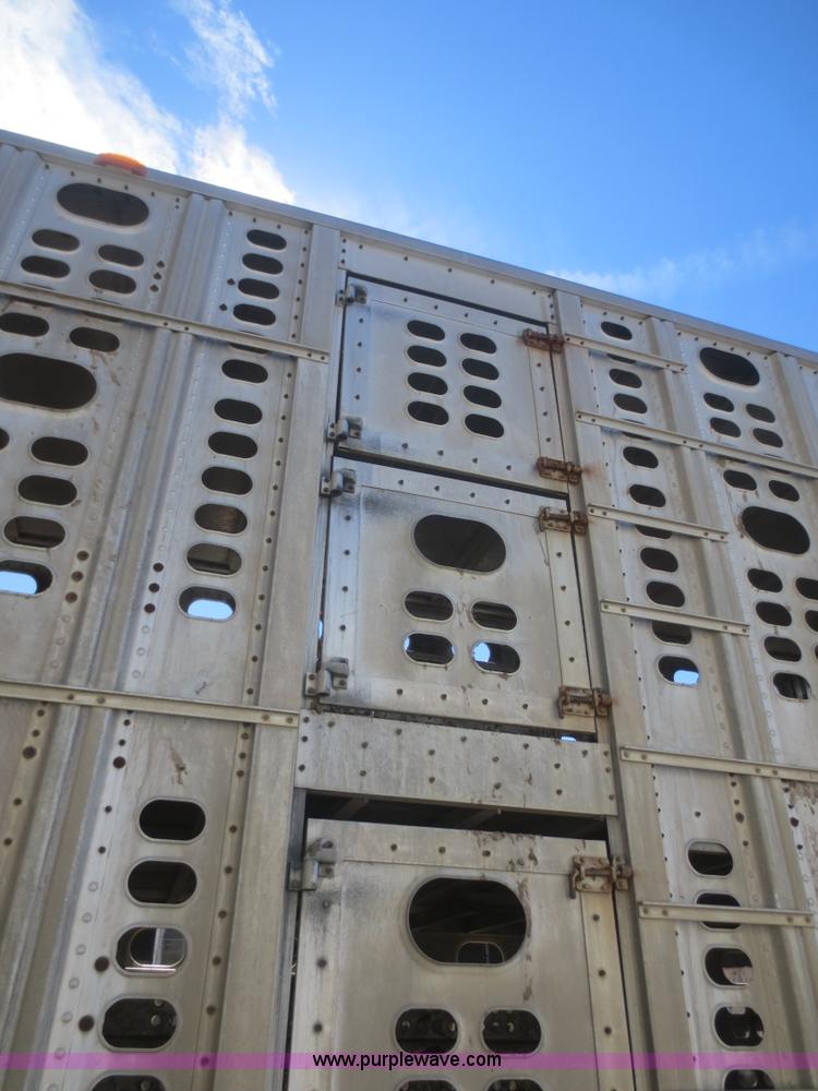 image for item F6834 1990 Wilson PSDCL-308 aluminum cattle pot trailer