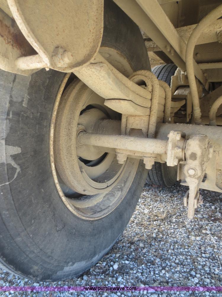 image for item F6834 1990 Wilson PSDCL-308 aluminum cattle pot trailer