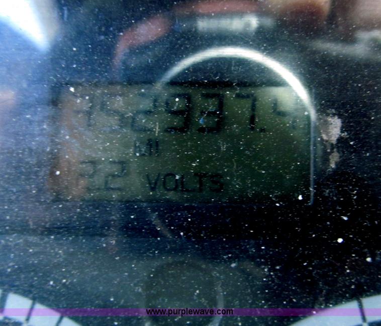 image for item F7341 2005 Freightliner Columbia CL120 semi truck