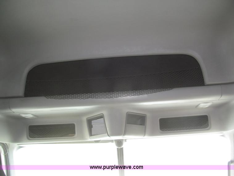 image for item F7341 2005 Freightliner Columbia CL120 semi truck