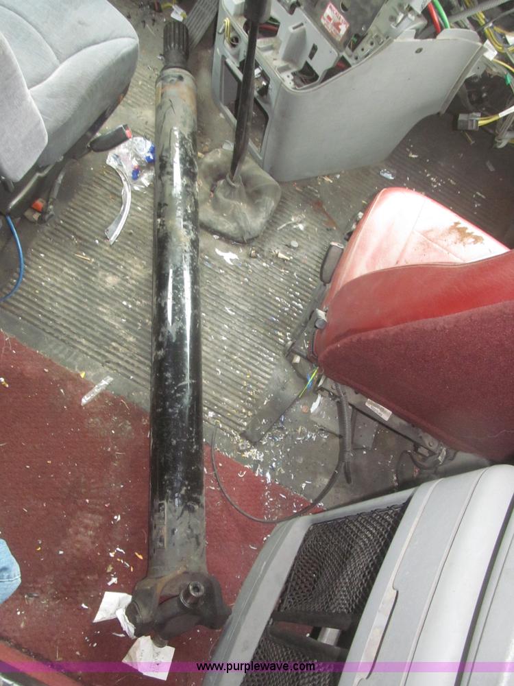 image for item F7342 2005 Freightliner Columbia semi truck