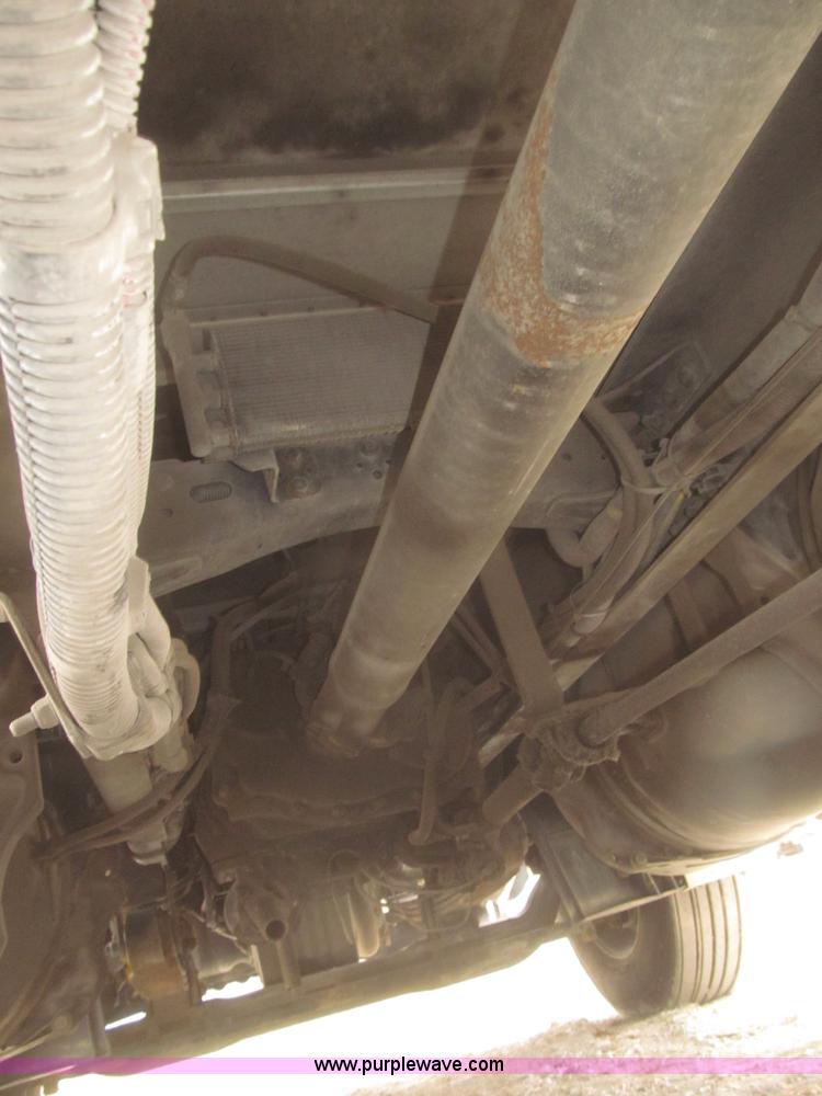 image for item F7342 2005 Freightliner Columbia semi truck