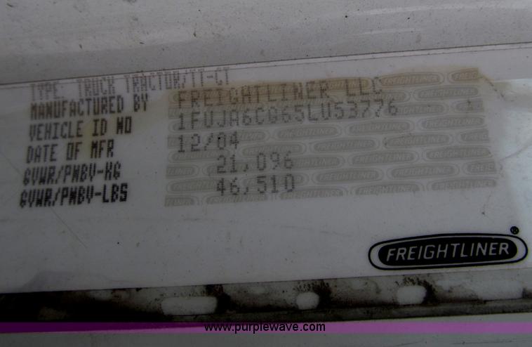 image for item F7342 2005 Freightliner Columbia semi truck