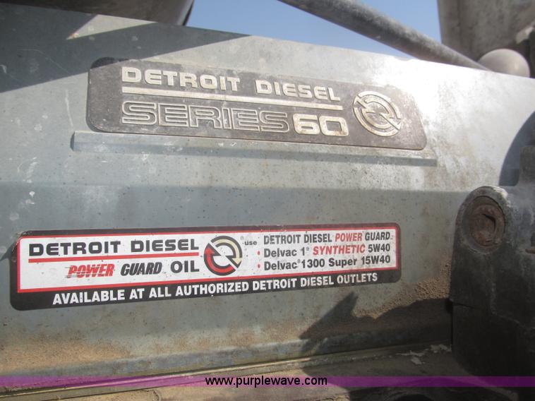 image for item F7343 2000 Freightliner FLD120 semi truck