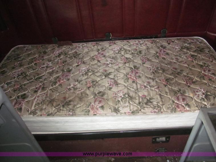 image for item F7343 2000 Freightliner FLD120 semi truck