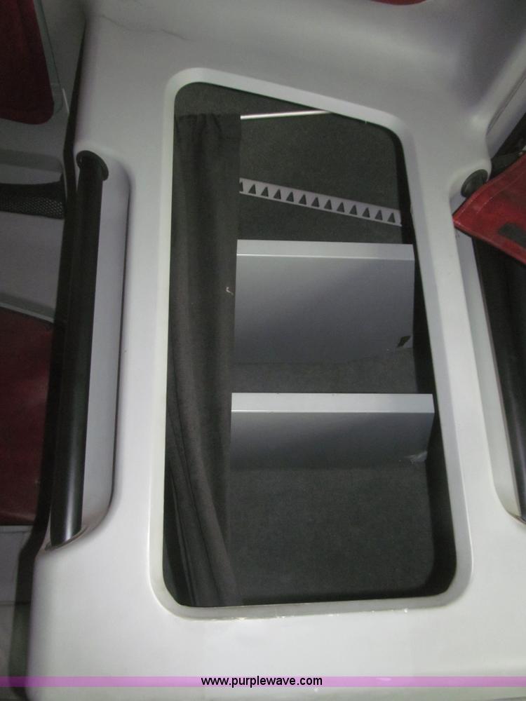 image for item F7343 2000 Freightliner FLD120 semi truck