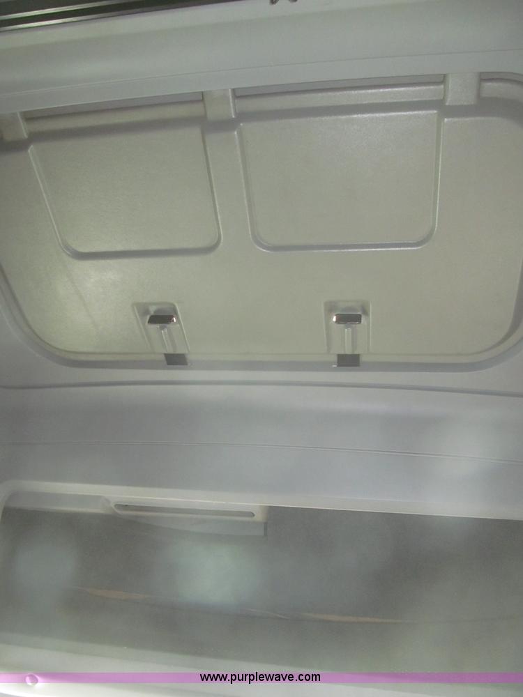 image for item F7343 2000 Freightliner FLD120 semi truck