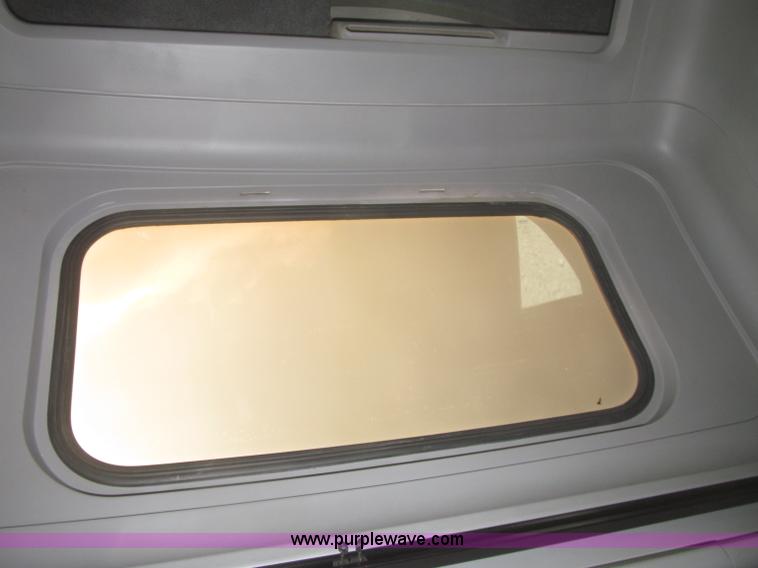 image for item F7343 2000 Freightliner FLD120 semi truck