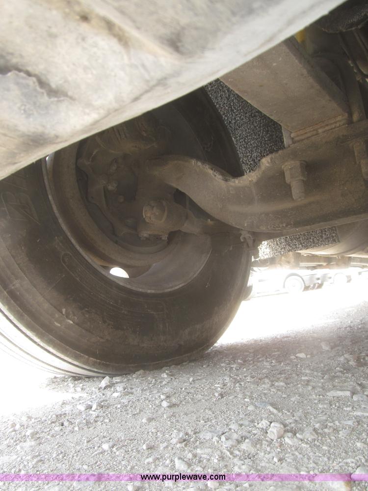 image for item F7343 2000 Freightliner FLD120 semi truck