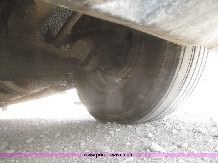 image for item F7343 2000 Freightliner FLD120 semi truck