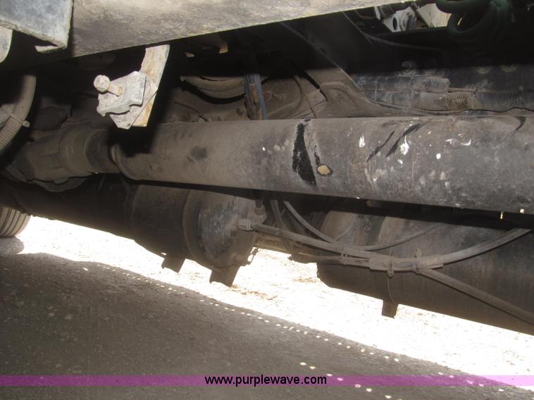 image for item F7343 2000 Freightliner FLD120 semi truck