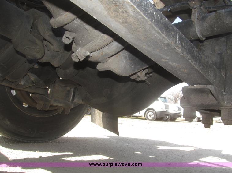 image for item F7343 2000 Freightliner FLD120 semi truck