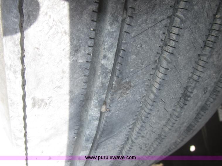 image for item F7343 2000 Freightliner FLD120 semi truck