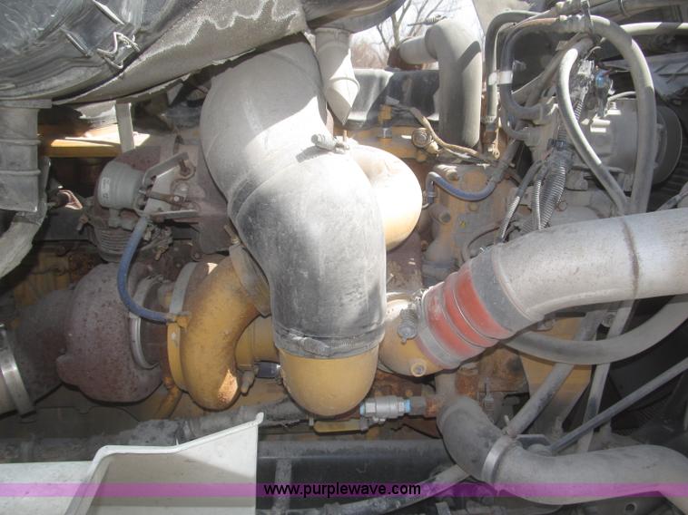 image for item F7344 2007 International 9400i semi truck