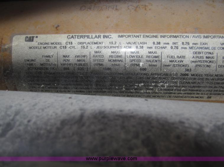 image for item F7344 2007 International 9400i semi truck