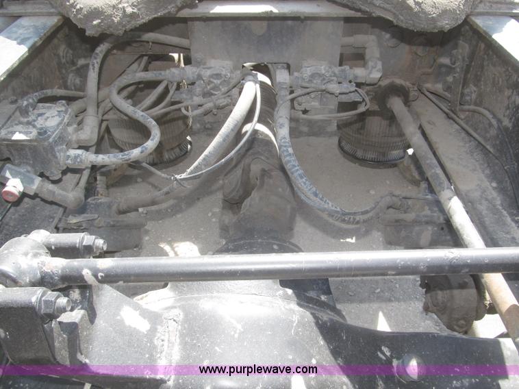 image for item F7344 2007 International 9400i semi truck