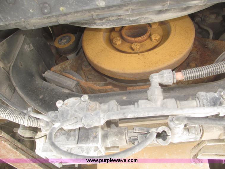 image for item F7344 2007 International 9400i semi truck