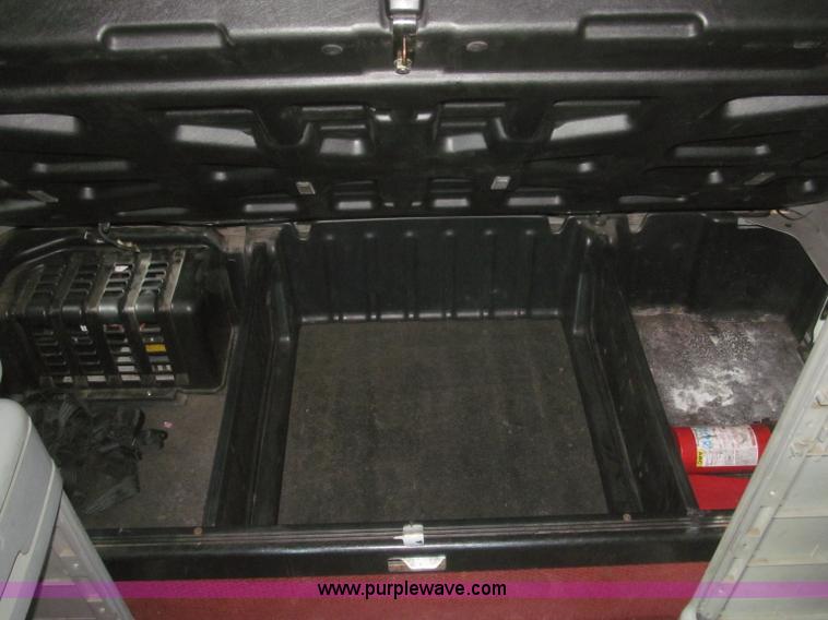 image for item F7345 2005 Freightliner Columbia semi truck