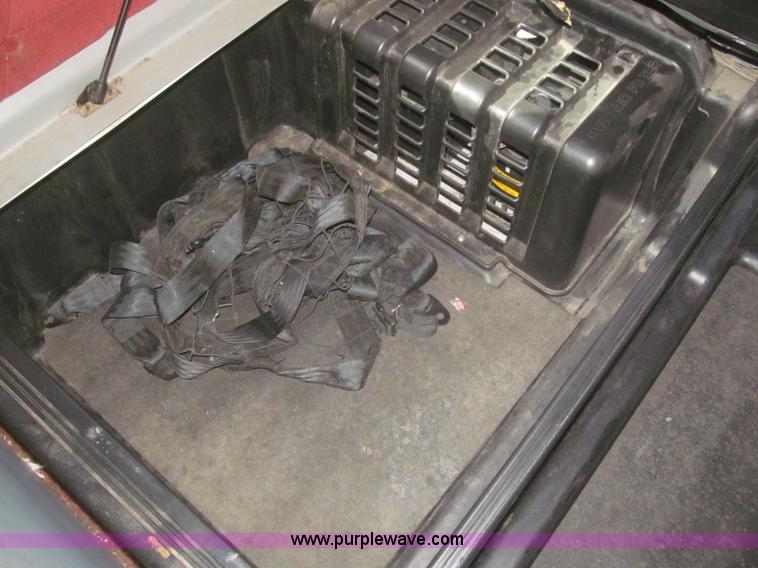 image for item F7345 2005 Freightliner Columbia semi truck