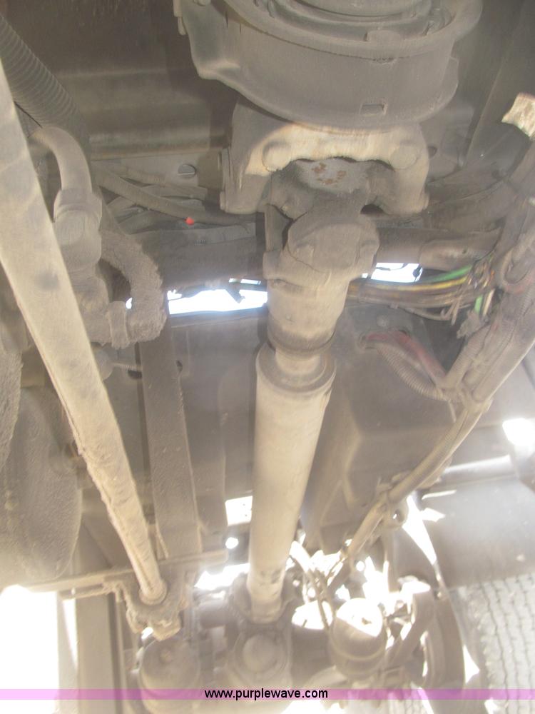 image for item F7345 2005 Freightliner Columbia semi truck