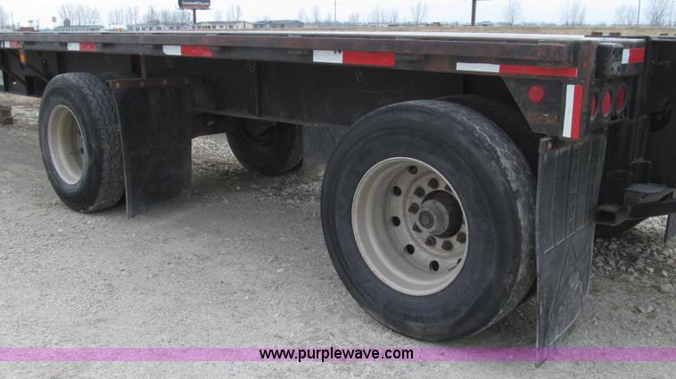 image for item G2335 1989 Transcraft TL90K-45 split-axle flatbed trailer