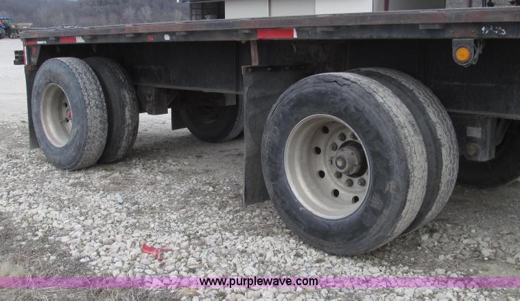 image for item G2335 1989 Transcraft TL90K-45 split-axle flatbed trailer
