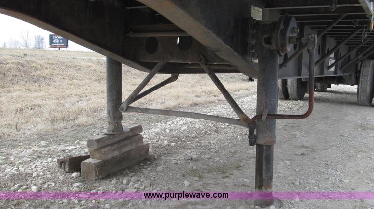 image for item G2335 1989 Transcraft TL90K-45 split-axle flatbed trailer