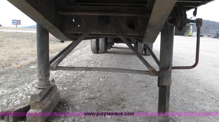 image for item G2335 1989 Transcraft TL90K-45 split-axle flatbed trailer