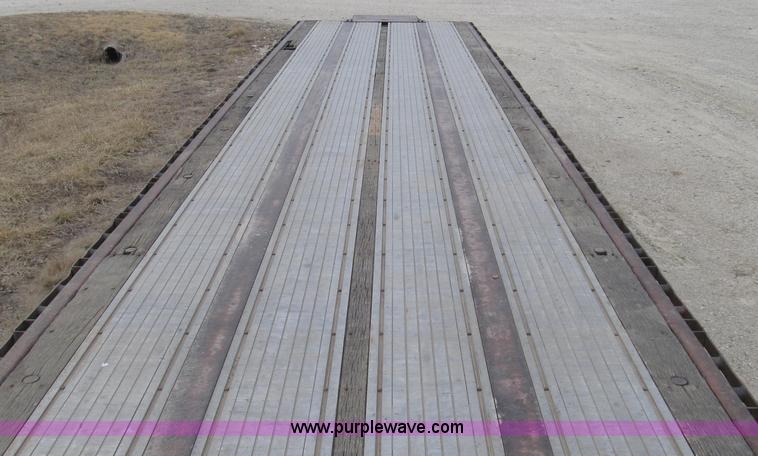 image for item G2335 1989 Transcraft TL90K-45 split-axle flatbed trailer