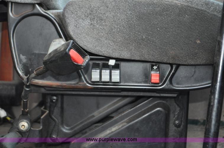 image for item G6440 2007 Sterling A9500 semi truck