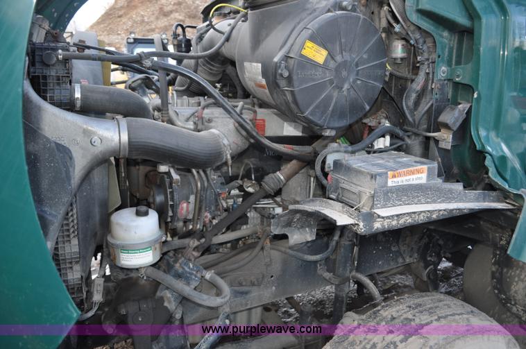 image for item G6440 2007 Sterling A9500 semi truck