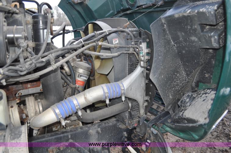 image for item G6440 2007 Sterling A9500 semi truck