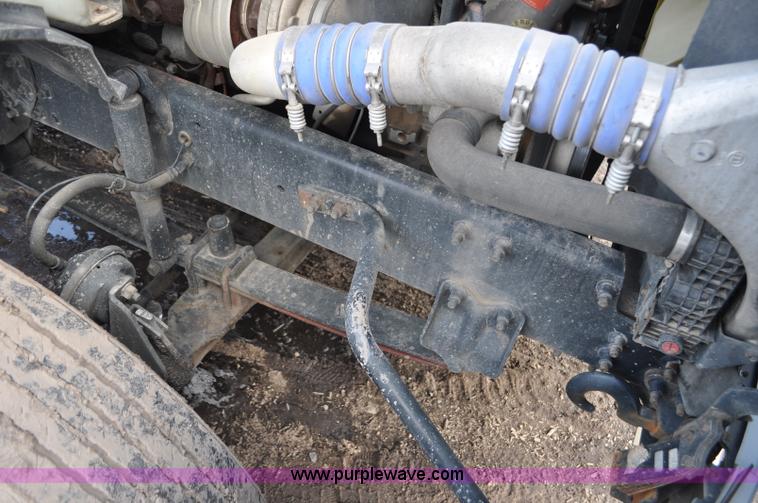 image for item G6440 2007 Sterling A9500 semi truck