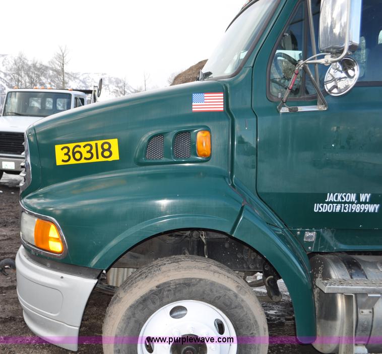 image for item G6440 2007 Sterling A9500 semi truck