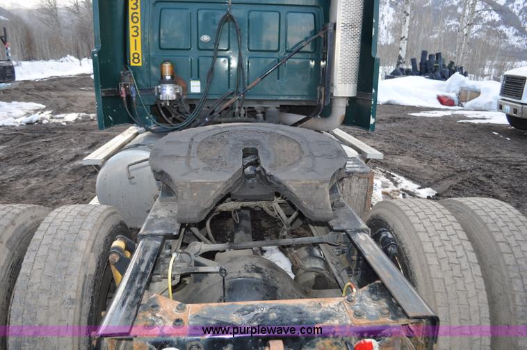 image for item G6440 2007 Sterling A9500 semi truck