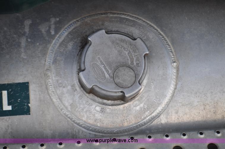 image for item G6440 2007 Sterling A9500 semi truck