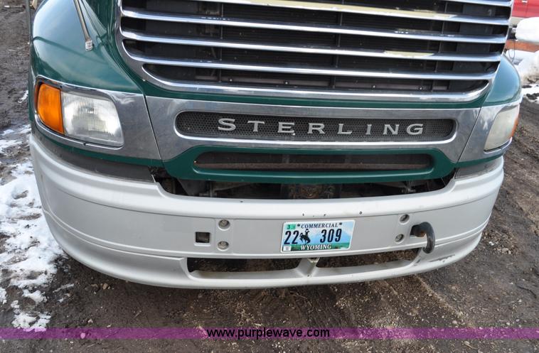 image for item G6440 2007 Sterling A9500 semi truck