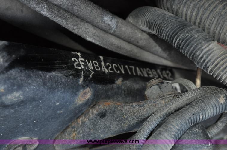 image for item G6440 2007 Sterling A9500 semi truck