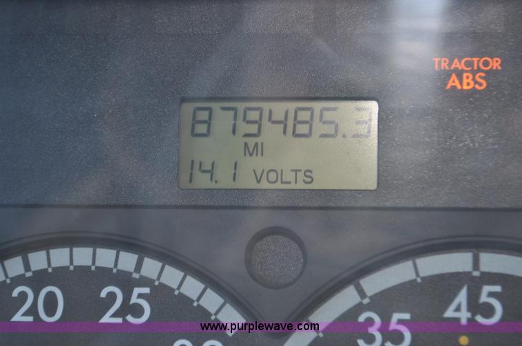 image for item G6440 2007 Sterling A9500 semi truck