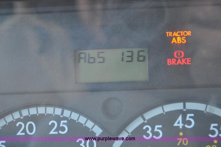 image for item G6440 2007 Sterling A9500 semi truck