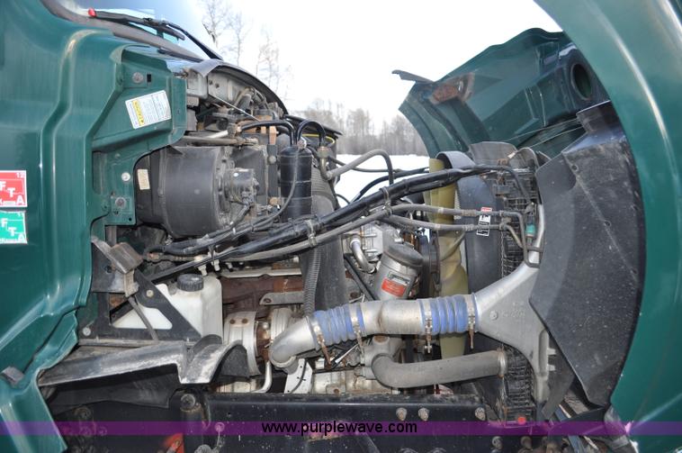 image for item G6441 2007 Sterling A9500 semi truck