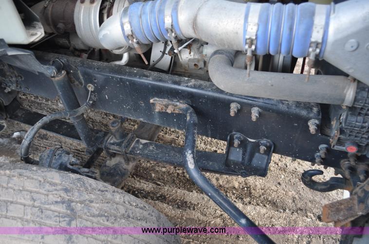 image for item G6441 2007 Sterling A9500 semi truck