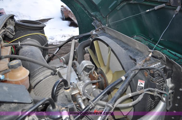 image for item G6441 2007 Sterling A9500 semi truck