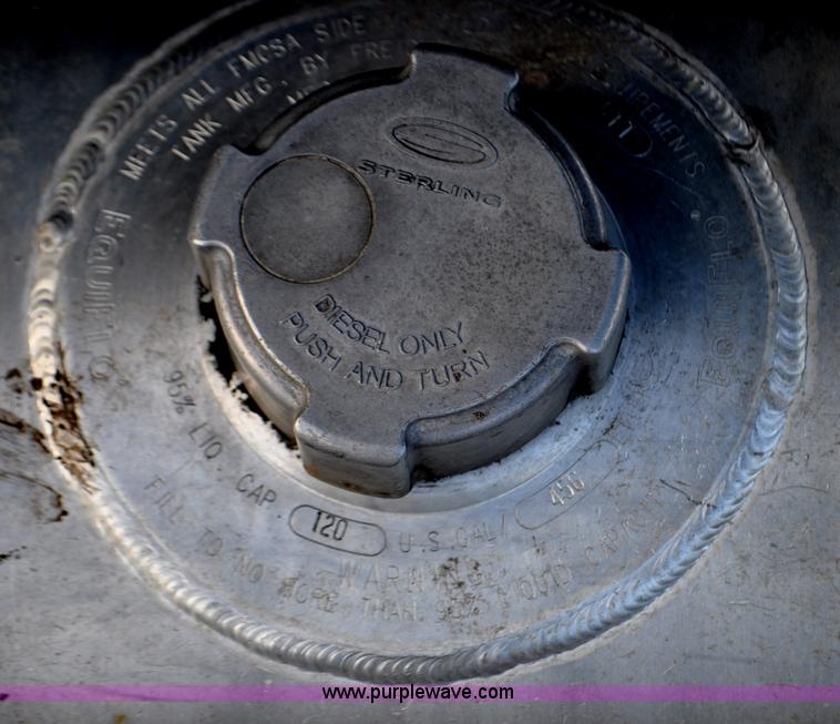 image for item G6441 2007 Sterling A9500 semi truck