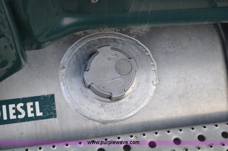 image for item G6441 2007 Sterling A9500 semi truck