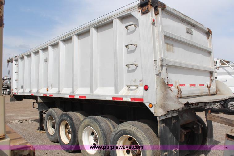 image for item H1341 2000 Benson aluminum end dump trailer